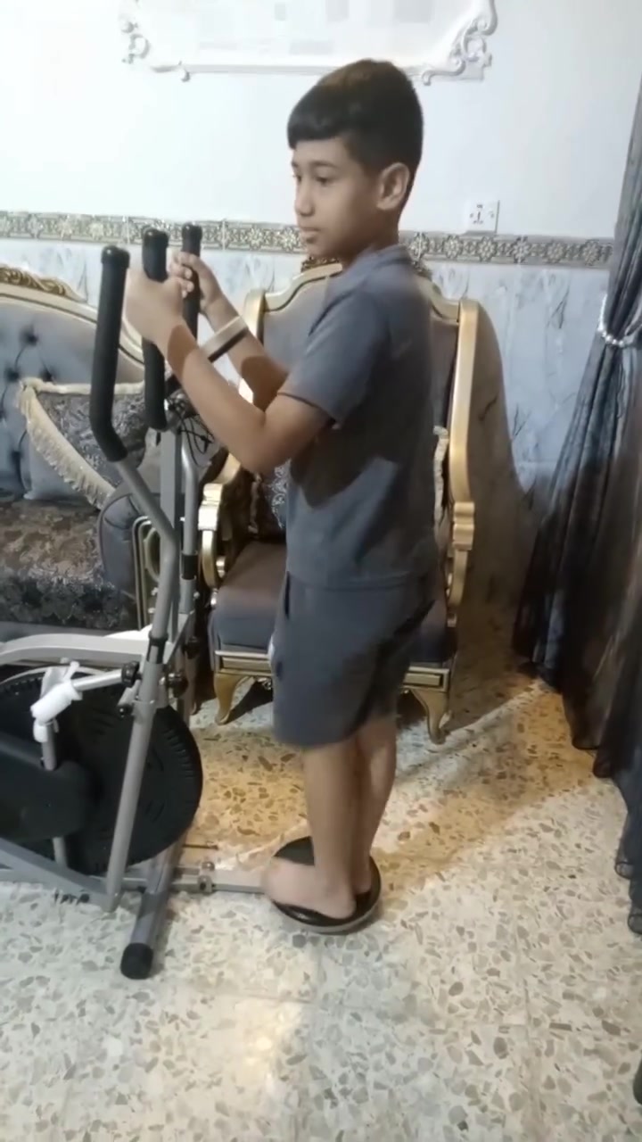 سلام عليكم جهاز ابو تراك جديد مستخدم شي قليل توصل ع هاذه رقم***********

