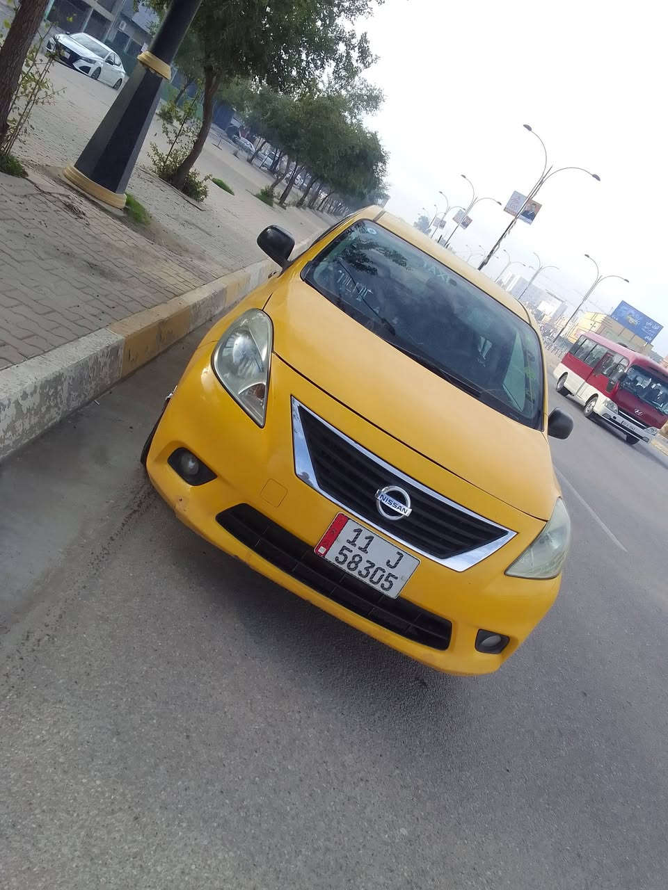 سلام عليكم نيسان فيرسه موديل 2013سياره بيهه ضربه من وره اوبيهه تصفيات مال تكسي مكينه اب حاله جيده كير مال موديل 19شادلهه صدر جديد شادلهه مشط ستيرن جديد باتري جديد كهربائيات تبريد اوتتفه شغاله تخم تاير جديد منضومه مال بانزين كلهه جديده نوزل بلك مجول كله جديد جاهزه السياره سعر 85بيهه مجال لطيبين مكاني بغداد جميله ***********
