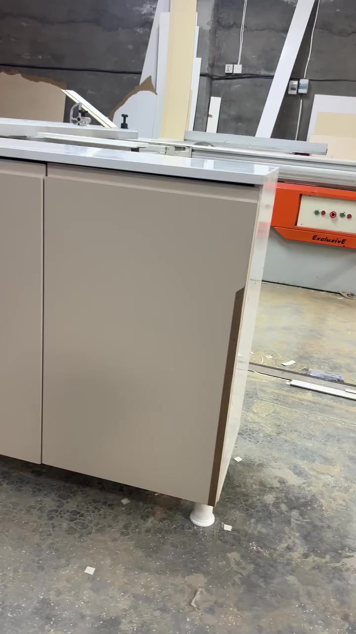 السلام عليكم توفرت جزامات خشب Hdf تركي درجه اولى مع رفوف ديكور
سعر الجزامه 3 رفوف 90 الف

سعر الجزامه 2 رفوف 75

سعر الرفوف الديكور الواحد 70 الف

للتواصل ***********
