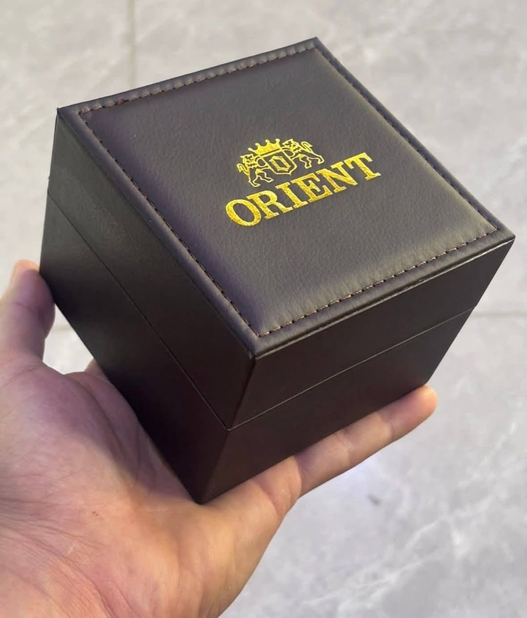 اورينت اوتماتيك ياباني مال بالة انتاج قديم ضد الماء
غير مستخدمة جديدة بالعلبة نظافة ١٠٠٪؜
مكينتها اوتماتيك وتكويك تشتغل نظامين
قطر الساعة 40
طلاء ذهبي ثابت
السعر  65 الف مع التوصيل سعر نهائي


**إذا كنت صاحب هذا الإعلان وتريد حذفه لأي سبب، رجاءا أرسل رسالة إلى الدعم الفني**