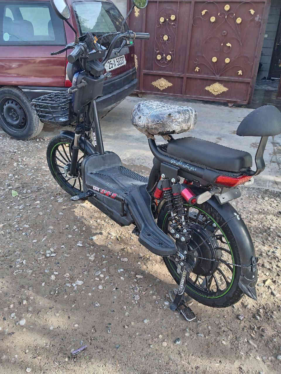 سلام عليكم دراجه موديل 2025 للبيع كلشي شغال بيها عل شرط بطاريلت 5 نضافه 90٪ العنوان حزيران او حي، العسكري  للتواصل الرقم *********** واتساب  والسعر 470 وبيه مجال
