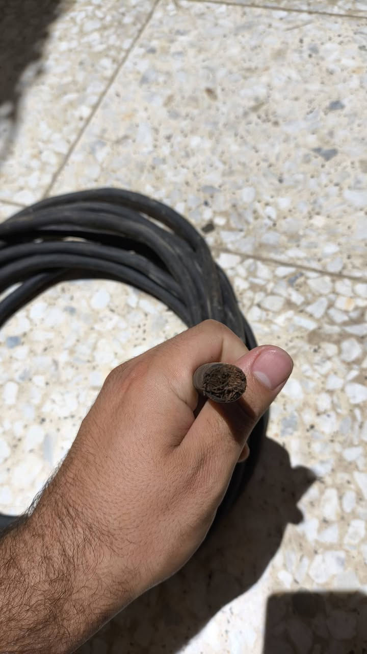السلام عليكم 
كيبل ربل طول 8 امتار  حجم 35 ملم و صناعه إيطالي سعر المتر 7 الاف
كوسرة بوش اصلي  برغي ما مفتوح بيها حجم 230 السعر 75 الف
المكان بغداد 
للتواصل ‏‪***********‬‏
