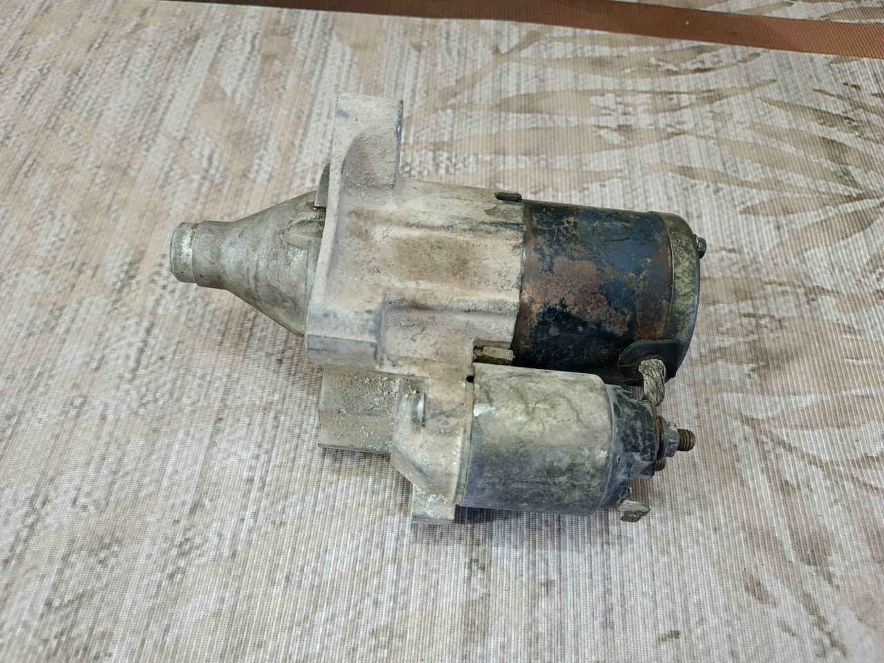 مروحه مع محول +سلف +شباك... كلهن اوباما موديل 2010...مال كصه 100الف.. الشراي يخابر.. كربلاء ***********
