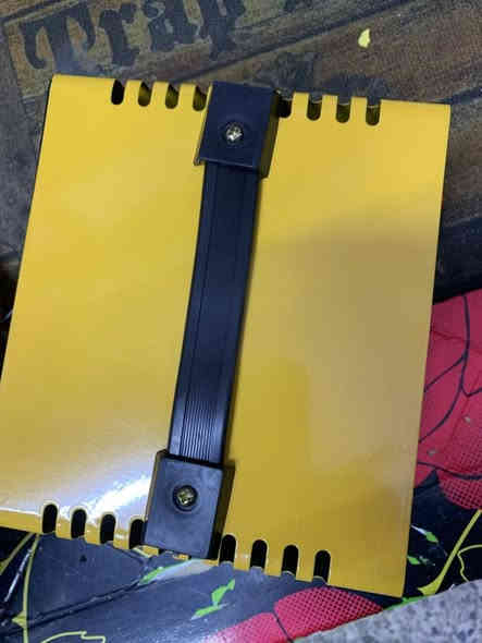 شاحن بطاريات متعدد السياره والدراجة جديد غير مستخدم السعر 20 الف يوجد توصيل جميع المحافظات ***********
