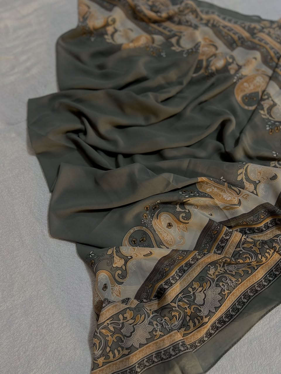 نوادر 🌸
نعومة… براءة… وأناقة ✨🤍


**إذا كنت صاحب هذا الإعلان وتريد حذفه لأي سبب، رجاءا أرسل رسالة إلى الدعم الفني**