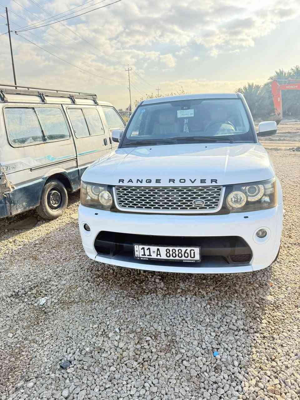 سلام عليكم رانج موديل 11 رقم بغداد مكانها حله مكينه 8. بدون سوبر المرغوب مكفوله عدا البنيد. مصبوغ بدون حادث. ولا بارد جوبلس نضاف سيارخه حيل نضيفه. احله من الصوره سعر 140 رقم المبايل ***********
