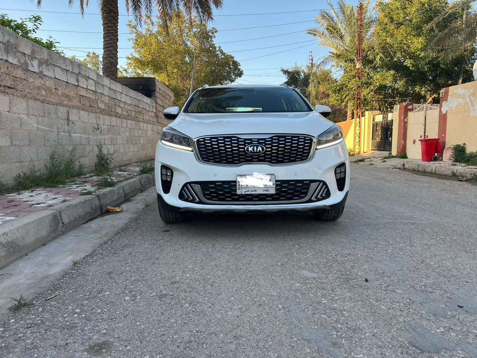 كيا سورنتو خليجي 
رقم بغداد الماني بسمي 
موديل ٢٠١٨ شكل ال٢٠
لون ابيض 
دبل شباك شكل الجديد 
٦ سلندر ٧ راكب 
فوووووول مواصفات بدون فتحة 
بصمتين: تشغيل وتقفيل 
بردات خلفية اصلية 
الباب الخلفي كهرباء 
كامرة دوارة اصلية 
مري شفط مع القفل 
حساس امامي وخلفي 
شاشة كبيرة اندرويد 
نظام ايكو درايف 
كشنات جلد اصلي لونين 
كشنات ٢ كهرباء 
كامرة دوارة اصلية 
مري شفط مع القفل 
حساس امامي وخلفي 
تبريد ابيانو لمس 
تبريد ٣ قطع ثلج 
تحكم استيرن فول 
حاكية : ابلوتوث: اوكس 
كيجات السرعة زئبقية 
شاشة الدشبول الكترونية 
اضواء ترحيب بليدات 
جي: بي: اس خرائط طرق 
علامة سورنتو بلدوسة 
لد امامي وخلفي 
لايت زنون اصلي 
لايت لد٥ عدسات اسود 
مانع انزلاق وانحدار 
يدات نيكل اصلي 
اشاير بلمري 
ويل اكروم ١٩
تخم تاير جديد
ماشية ٧٠ الف اصلي 
كير ومكينة وصدر وحدادية وتبريد خير من اللة
بدون ضربة وتبديل واشخوط وبارد وصبغ عدى شخطين بسيطات مكفولة الباقي
سيارة نظيفة وجاهزة مابية اي نقص 
فديو موجود بلمنشور
السعر ٢٢٤$
***********
