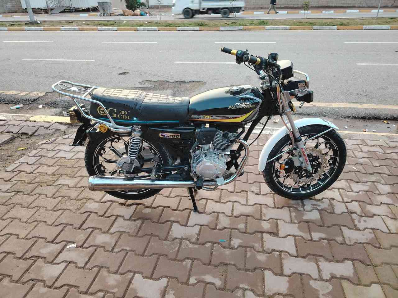 سلام عليكم دراجة لبيع موديل ٢٥ مكينة ٢٠٠ نامي برو محسن فول نضافه كل نقص مابيه مكاني جلولاء سعر ٧٣٠ وبيه مجال ***********
