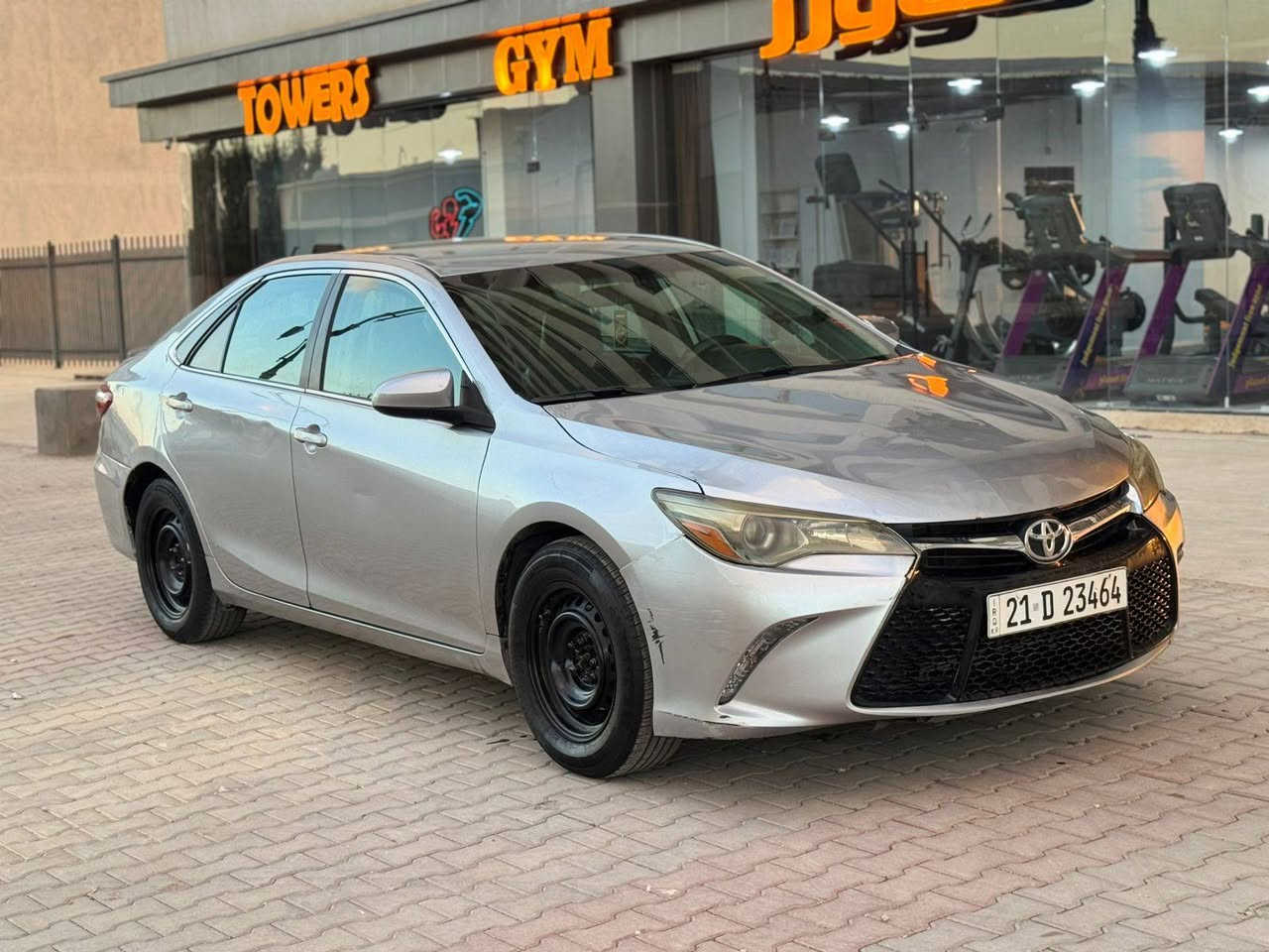 للبيع كامري موديل 2015.  وارد .
   رقم سنوية وهزة جديد 
بطاقة بانزين . 
   كير ومحرك مكفولات . 
    بيه 4 قطع صبغ .  
   السعر .  119.   ومجال 

   ***********
