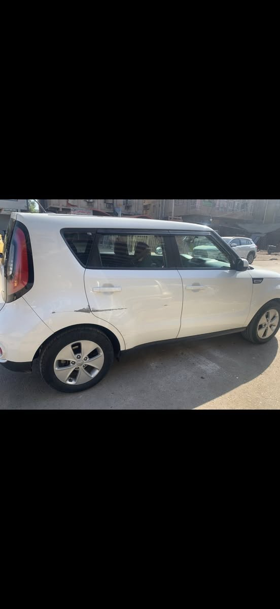 كيا صول للبيع ٢٠١٦ ماشيه35 حقيقي حادثها هذا البسيط بسمي سنويه ورقم جديد محرك ١٦٠٠ العنوان بغداد قرب جامع النداء السعر 125 ورقه ***********
