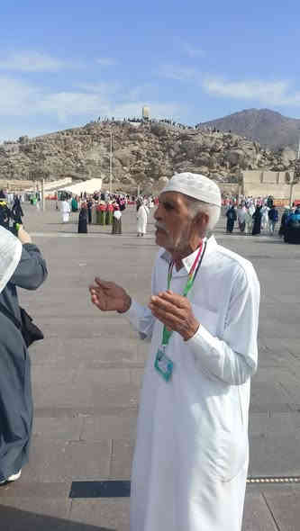 بسم الله والحمد لله بدانا باستلام بقيه الجوازات لا يبقى لدينا الا عشره اسماء فعلى الراغبين بالسفر الاسراع بتسليم جوازاتهم حتى يتم يتم التفيز مع المتعهد ابو عمار الحلبوسي تحلى العمره ***********
