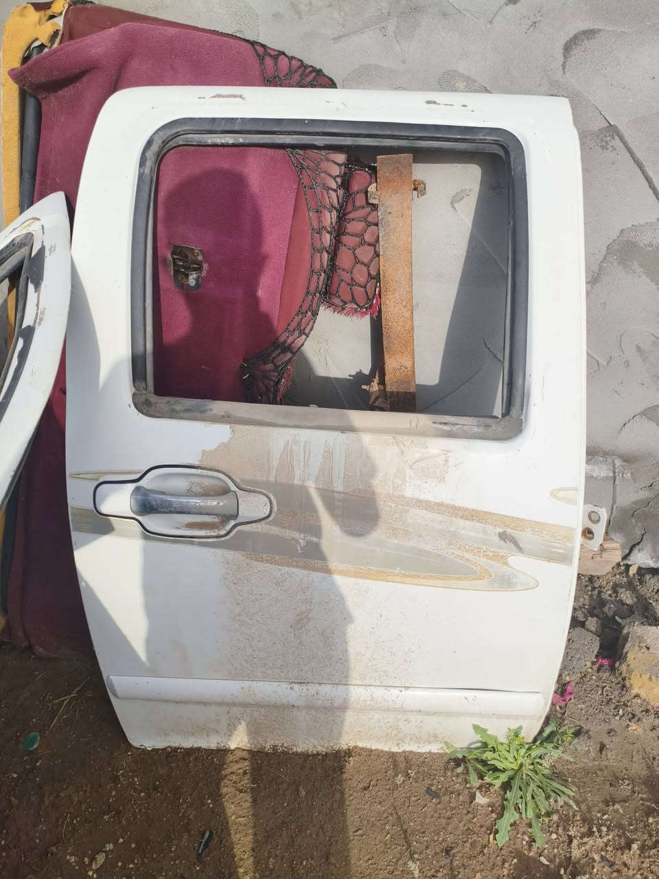 سلام عليكم غراض اكريت ويل للبيع بيبان كشنات وغراض الداخل ودوسه وحده وصالنصه اي شي تريده مكان السماوه سعر خاص او رقم الهاتف ***********
