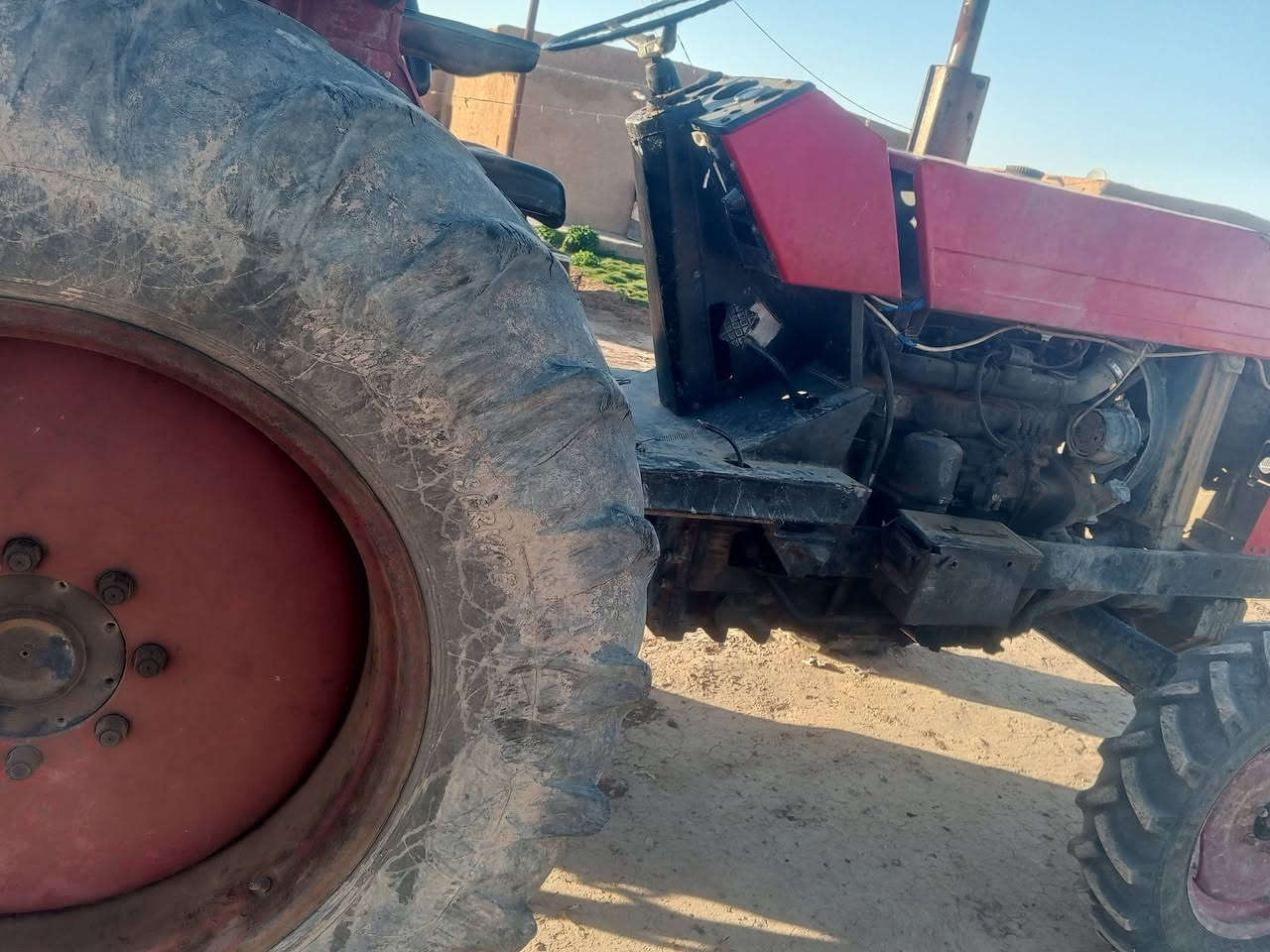 عنتر حجم 81 موديل 86 بدون مكفوله كير محرك اكسل شرط باور محور نجمة لا صرف ولا بخار شرط محافظة كركوك قضاء الحويجة للتواصل ***********
