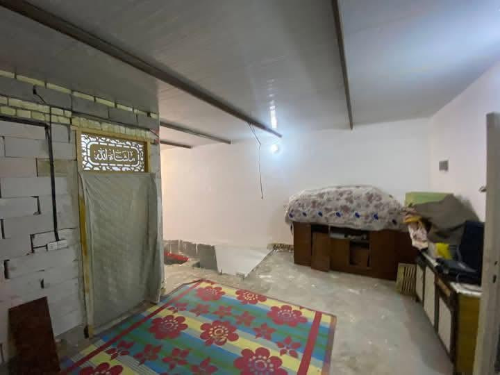 السلام عليكم دار للبيع ١٥٠ متر بيت قاطين الطابق لأرضي كراج حمام خارجي مطبخ استقبال صاله غرفه حمام داخلي مناور اثنين الطابق الفوك غرفه وحمام وصاله  الطابق الفوك نقصه فقط سيراميك العنوان حواس حي العباس قرب المولده لأولى
***********
*********** لاستفسار  
#الجميع
