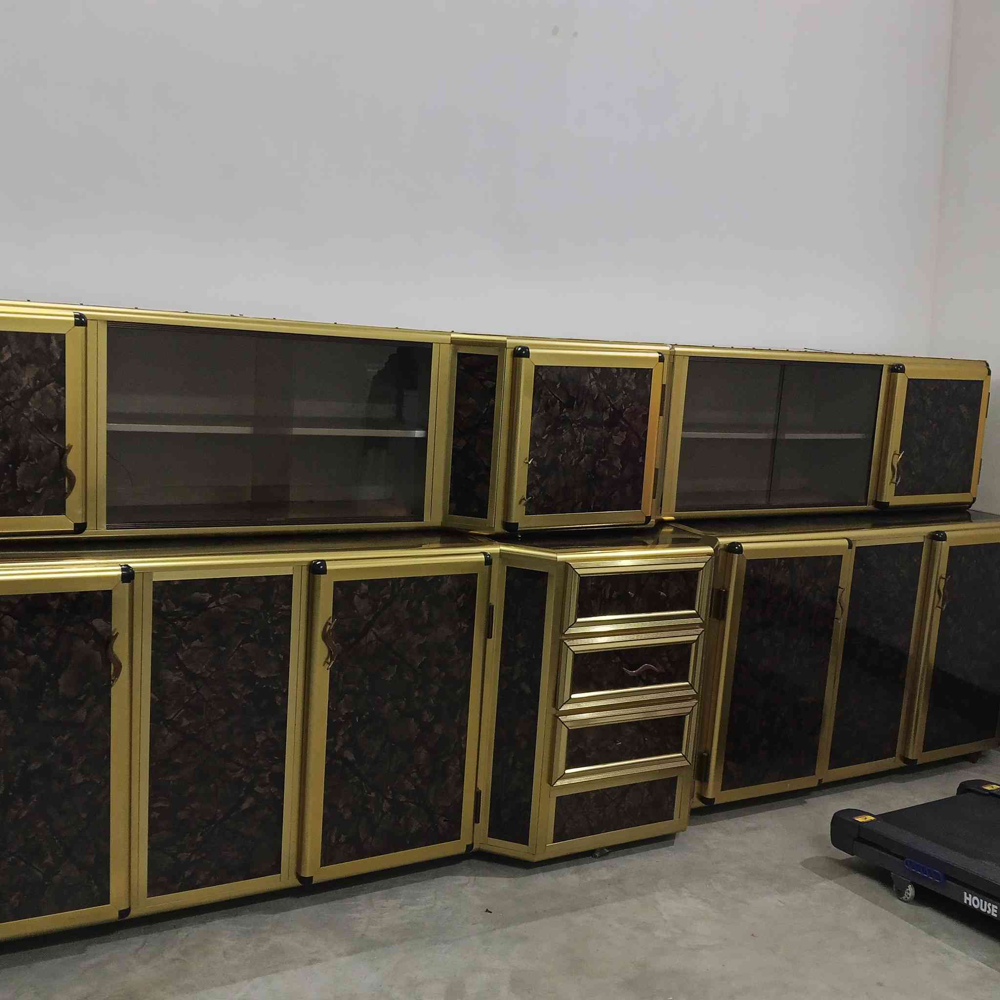 كونتر 3 متر ونص سنك 2 متر السعر 375 الشراي يتصل مكلف بنشر ***********
