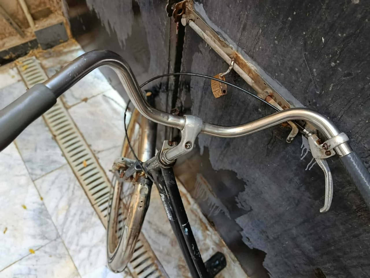 سلام عليكم ورحمه الله للبيع بايسكل ماركه panasonic الياباني أصلي  حجم 27 باسكل خفيف كلش وحلو السعر 60 وبي مجال شراي يتفضل خاص *********** واتساب
