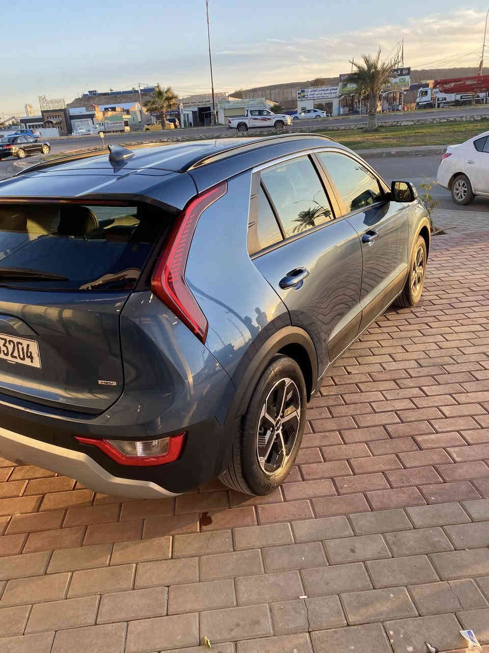 السلام عليكم 
كيا نيرو هايبرد ☘️2023 
مواصفات سيارة EX 
حساس خلفي 
رادارات محيطية 
كاميرا خلفية 
كشن كهرباء 
كشن جلد تدفئة
اشاير بالمرايا 
شفتات ستيرن
شاشه دجيتال 
اوتو هولد 
هاند بريك كهرباء 
محرك 1600 
تحديد مسار 
رادار امامي 
ابواب بصمه ترحيب
تشغيل عن بعد 
قطعتين تبريد 
رقم بغداد بأسمي 
ماشيه 38 الف مايل 
حادثها جاملغ سايق صبغ وبيها بارد باب سايق ما مصلح ع وضعه بدون دواخل ايرباك ستيرن وبردة 
سعرها 160 وبيها مجال 
مكانها الانبار الرمادي 
للاستفسار ***********
