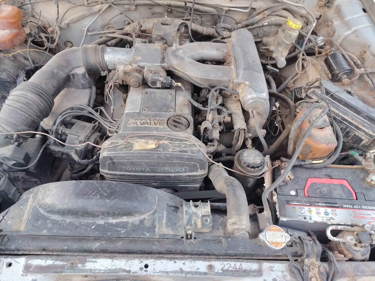 مرحبا سوبر موديل  ١٩٨٦ كير محرك ٢٥٠٠ مال بطه  جدد اوتماتيك كهربائيات شغاله باتري جديد تخم تاير هورن سيدان اصلي داخل كشنات بلاديه رقم بغداد مشروع وطني مداور مباشر مكاني بابل ***********
