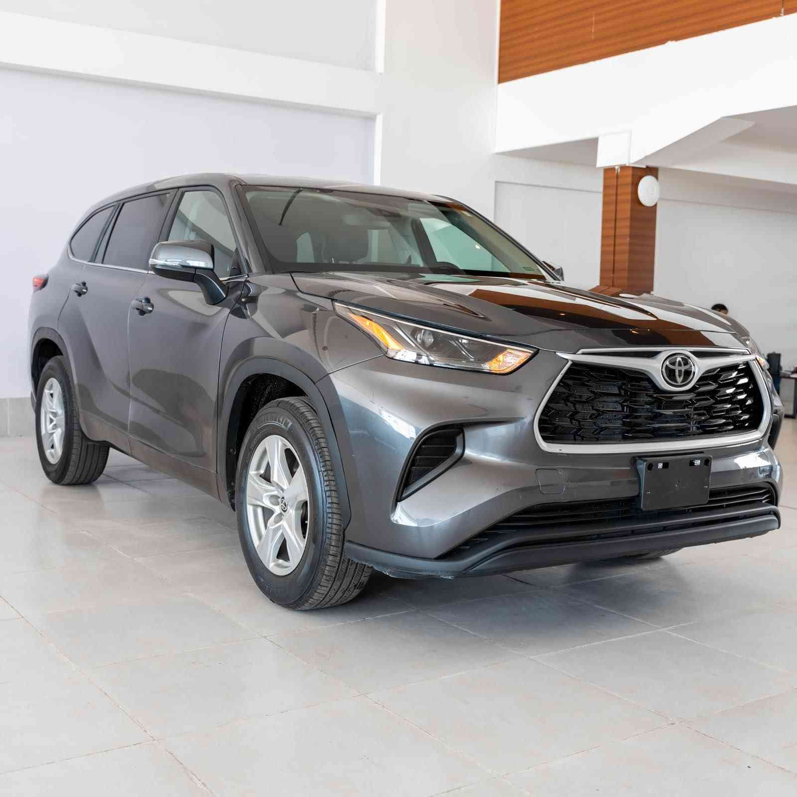 سڵاوتان لێبێت تۆیۆتا هایلەندەر مۆدێل ٢٠٢٣ ئەمریکی
سەیارەکە پشت و پێشی کەپسە نمونەیە لە جوانی سەیارەکە ڕەقەمە ڕەنگی نەوتی
مواسەفاتی :
برێک بەسمە و ئۆتۆهۆڵدە
شاشە گەورەیە 
سوکان ڤۆلیۆم
دوگمەی تراکشن 
دوگمەی بەفر
کوشنی کارەبا
سێ مۆدی لێخوڕین
حاسە 
بەسمە
بۆیاخی نییە تەنها دەرگای لای سەکنی بەشی پشتەوەی گۆڕاوە بە بیلاد
نرخی٢٧٠ وەرەقە و مەجالێکی کەم 
ژمارەی تەلەفۆن***********
واتساپ-ڤایبەر✅ السليمانية, العراق
