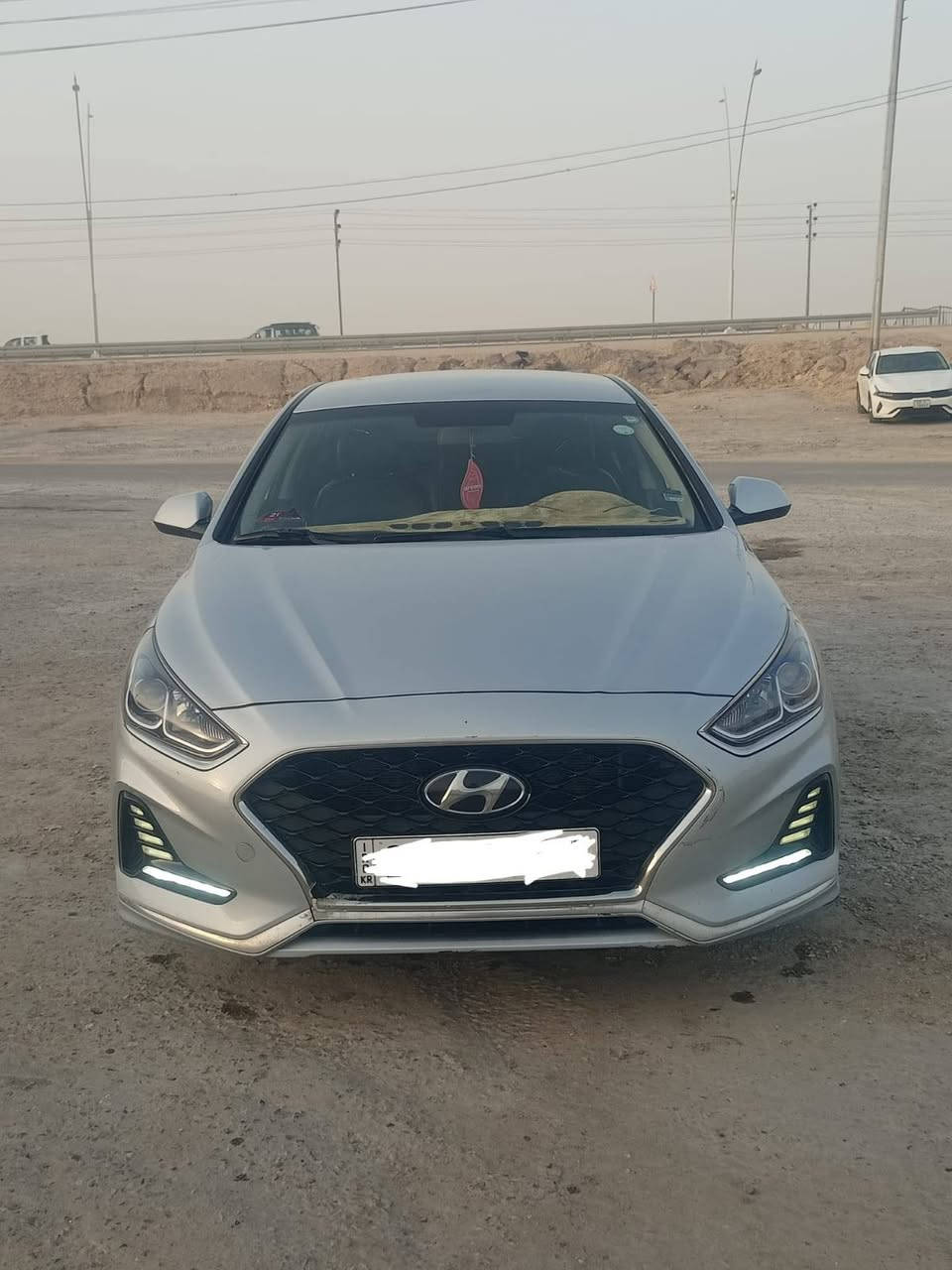 هونداي سوناتا 
وأرد كوري رقم أربيل 
ماشيه 89 ألف
محرك الفين المرغوب 
سياره نضيفه
تبريد قطعتين 
بيها 4 قطع صبغ بدون حادث من كوريا 
بانزين اصل 
وتبديل جاملغ امامي فقط 
سياره جاهزة السعر 145 وبيها مجال 
استمال شخصي الشراي يتصل 
***********
مكاني بصره صالحيه ريف الزهر البصرة, العراق

