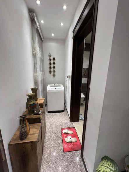 عقار للبيع 🏠
الموقع : حي الحسين / ضباط الملحانية موقع مميز قرب الشارع العام 
المساحة ٣٠٠ متر 
الواجهه ١٥ نزال ٢٠ 
يحتوي على :
٥ غرف نوم كبيرة (سويت)
مطبخ حار بارد 
صالة 
حولي 
استقبال 
٢ (لوندري) 
حديقة داخلية واسعة 
بناء حديث (٢٠٢١)
للاستفسار الاتصال: ***********
