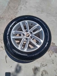تاير مع ويل كب نجمه حجم ١٦ قياس ٢١٥ نضافه ٨٠ ٪ ٠٧٨٢٩٢٧٣٥٤٩