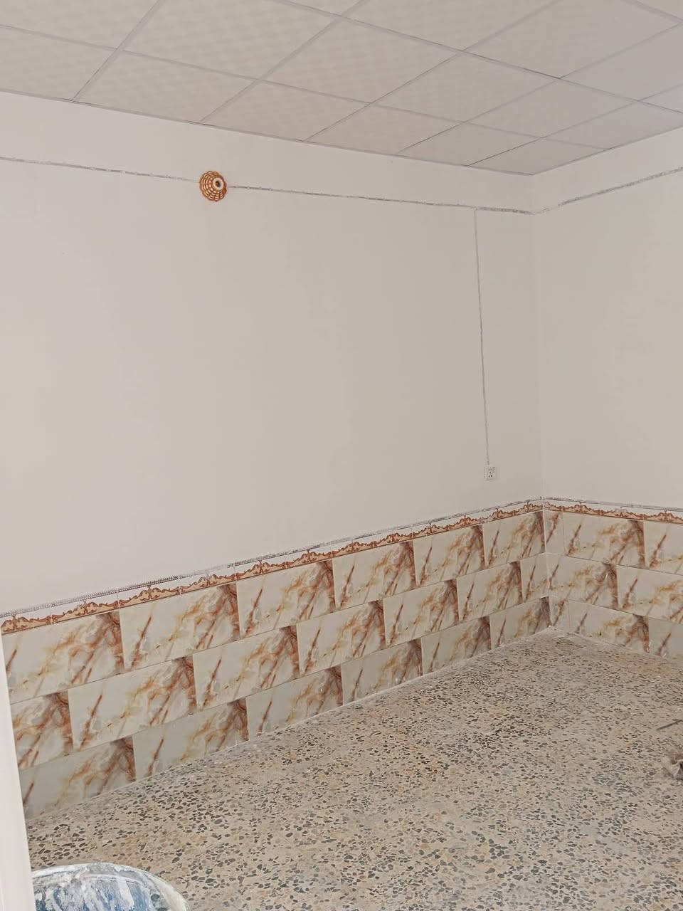 بيت 100 متر للبيع عكاده درجه اولى بالنداء
يم دفاع المدني كاشي سيراميك بيت فول
منطقة المجمعات  62
***********
