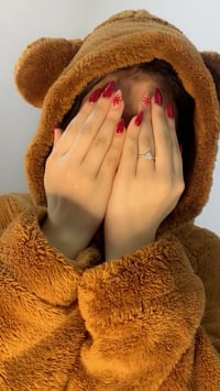 تخفيضات • تنضيف بشره • اظافر جل اكستيشن