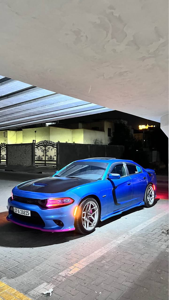 السلام عليكم 
سياره نوع جارجر 16
Rt 5.7
خليجي سياره بدون ضربه بس بالعراق صار بيها ضربه كد شبر بالبگ لايت على جهة صدر ومن غير البارد ولملاحطات البسيط يعني سياره شبه كفاله 
فول موصفات ومصروف عليه خير من الله 
للاستفسار اكثر
***********
وسعرها بي مجال بس للشراي Singapore
