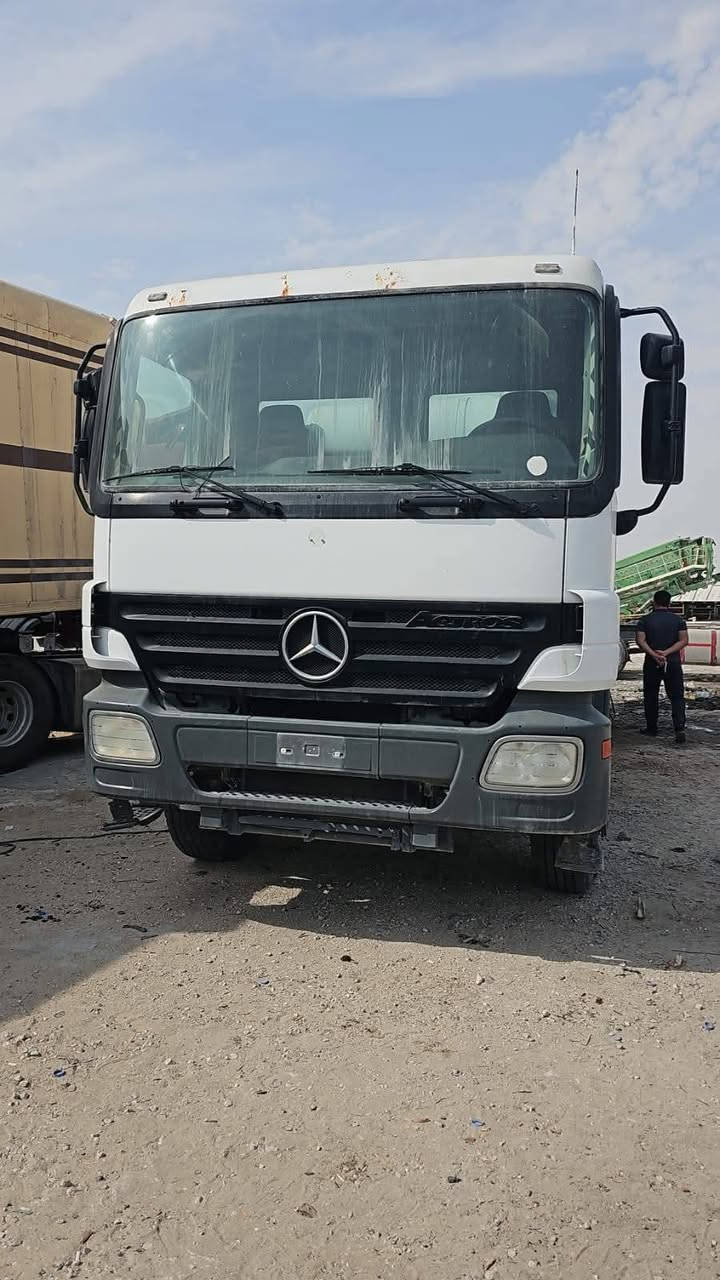 خباطه موديل 2008 10م كير عادي جاهز للعمل حاليآ بالخارج جاهزه لشحن  واتس ***********
