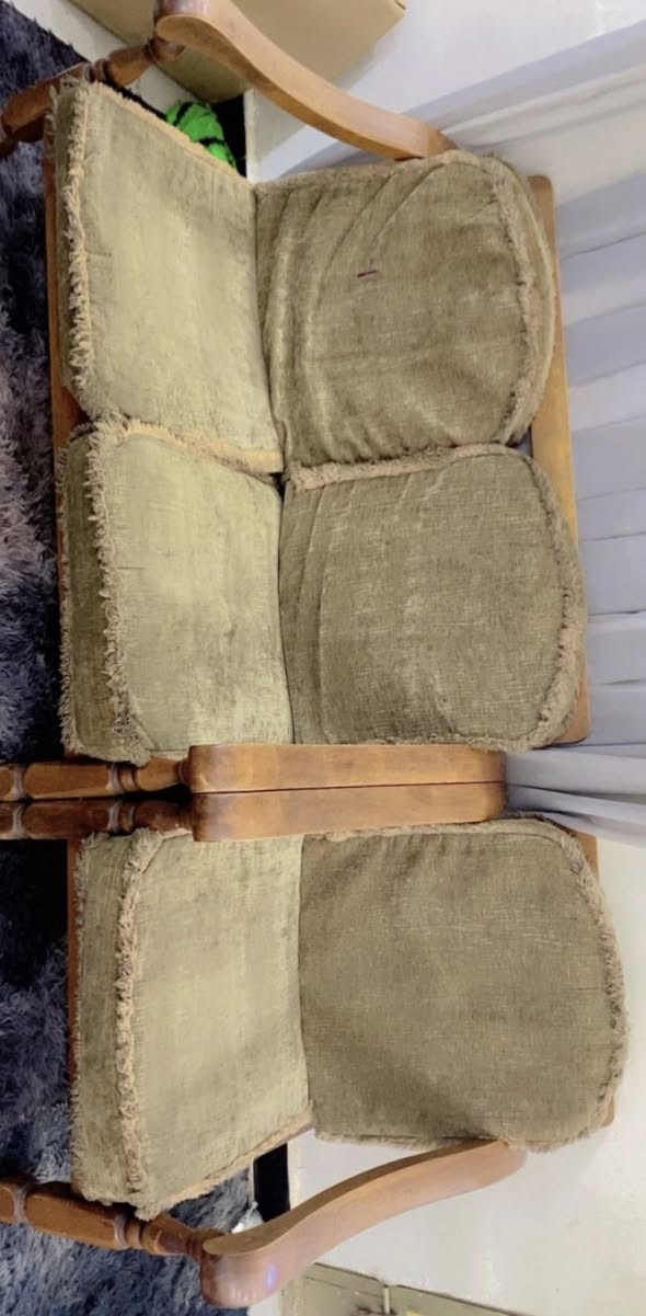 تخم خشب 7 مقاعد السعر 125 الف فقط


**إذا كنت صاحب هذا الإعلان وتريد حذفه لأي سبب، رجاءا أرسل رسالة إلى الدعم الفني**