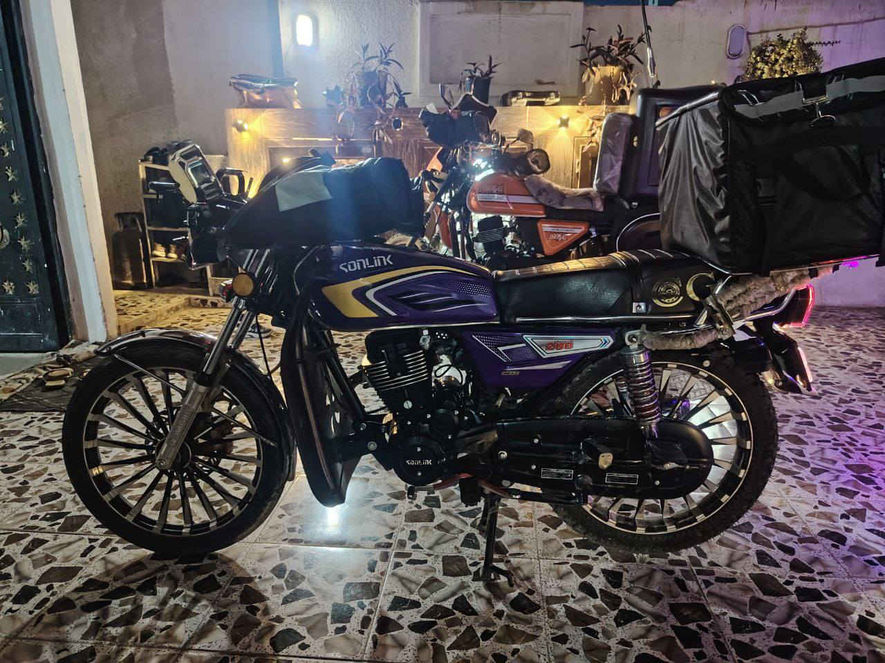 سلام عليكم سيفان سونك البيع كهربايات كله شغال وضع شركه نقص شاشه وقاعده مال لايت شويه مكسور بيه منفيس بصمات اثنين عنوان تكريت متواجد خاص واتساب ***********
