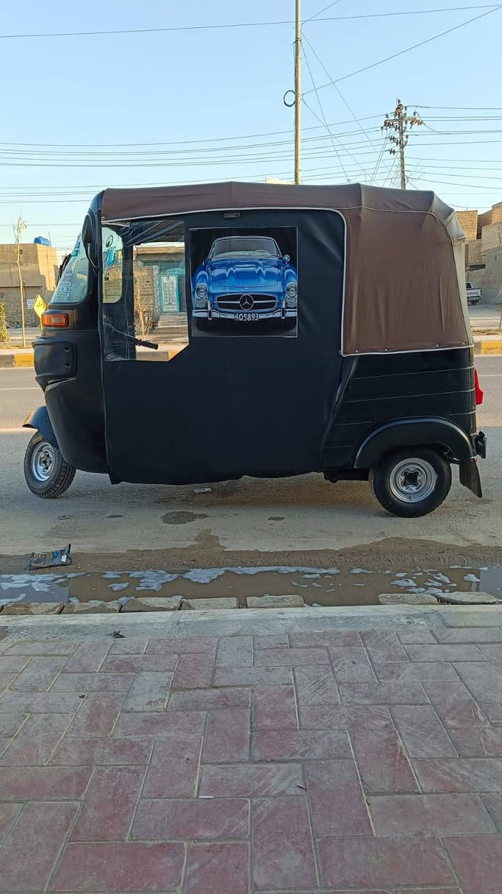 السلام عليكم تكتك موديل 16 مرقم سنويه نكليزي نضيفه كلش كفاله من الضربه محرك بلادي خير من الله تراي وين متريد اطلع تخم تاير ويل واحد وعشرين رايدها 4و500وبيها مجال ***********
