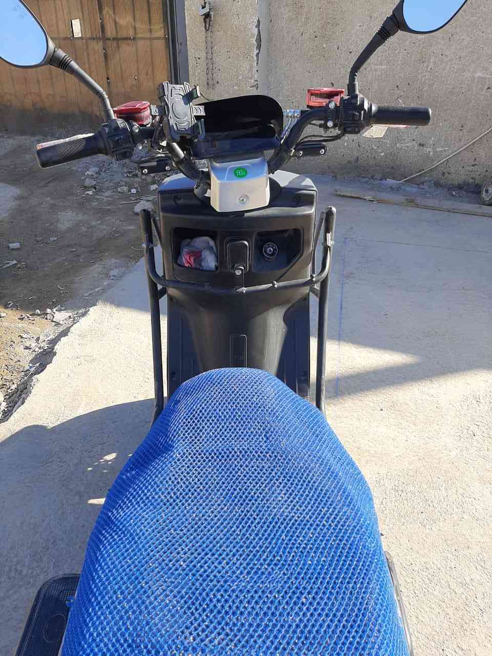 دراجه شحن سكنس موديل 2025 فول مواصفات 
ماشيه 3060
ملف 2000
بك خلفي 
دبل إشاره 
لون مميز متغير  في الشمس
امانه الله الدراجه احلا من الصوره تجي وشوف شخطه مابيها
محنطه بدرع كامل الدراجه 
لتواصل /7826509450
