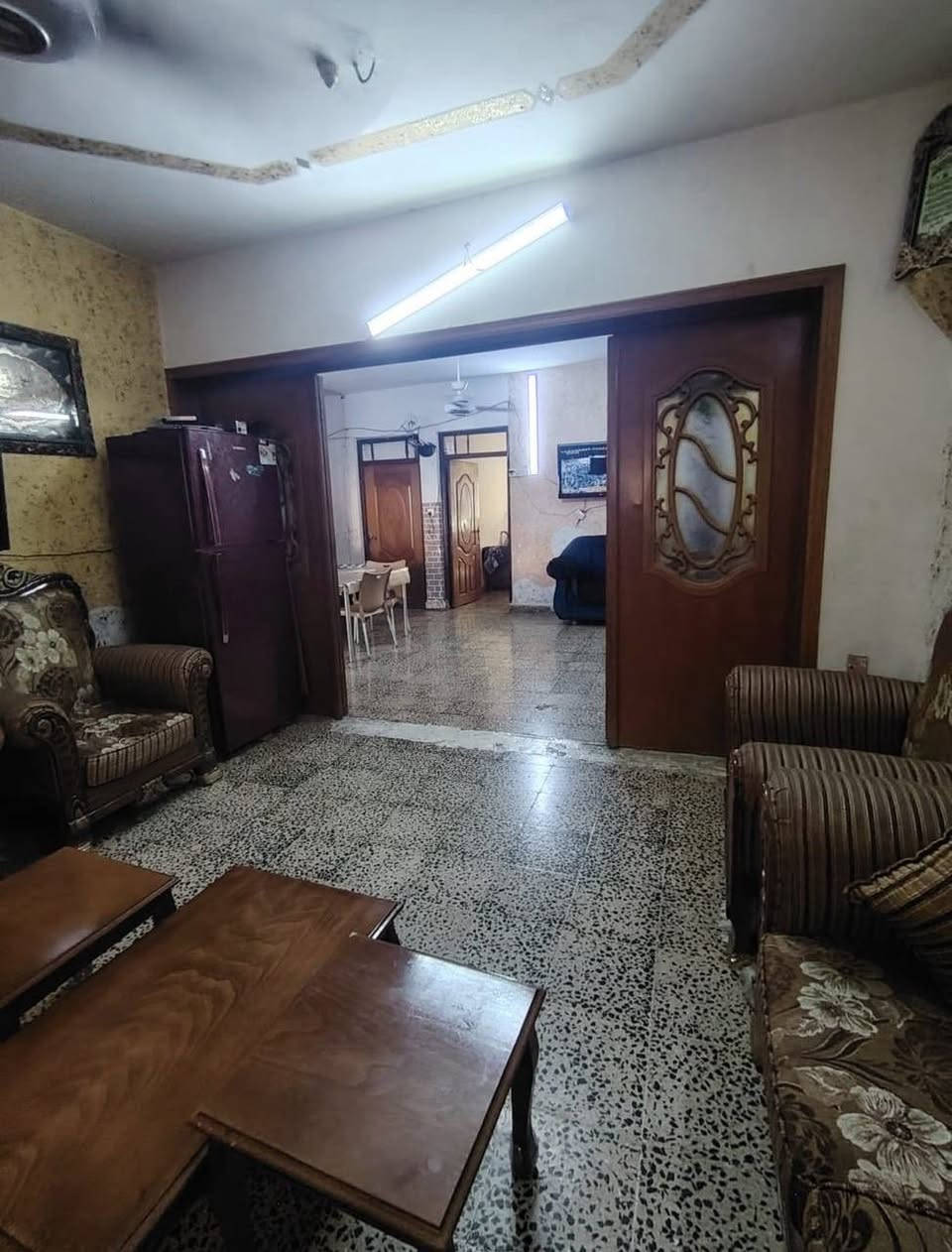 #دار_للبيع #حي_الرفاق

 السعر 265 مليون وبي مجال 🔥🔥
عنوان الدار حي الرفاق 
مساحة الدار ٢٠٠ متر
واجهه الدار  ١٠ متر
اتجاه الدار  شروووق ابتدائي
مكون من طابقين 
 الطابق الأول :- غرفتين نوم هول واستقبال ومطبخ ومناور وصحيات
الطابق الثاني :- ثلاث غرف نوم وهول وصحيات 
____________________
موقع مميز جدا،، قريب على جامع الروضة
مكاتبة مع الشرعي ✍️

للتواصل واتساب⬇️⬇️

0777 274 0071
