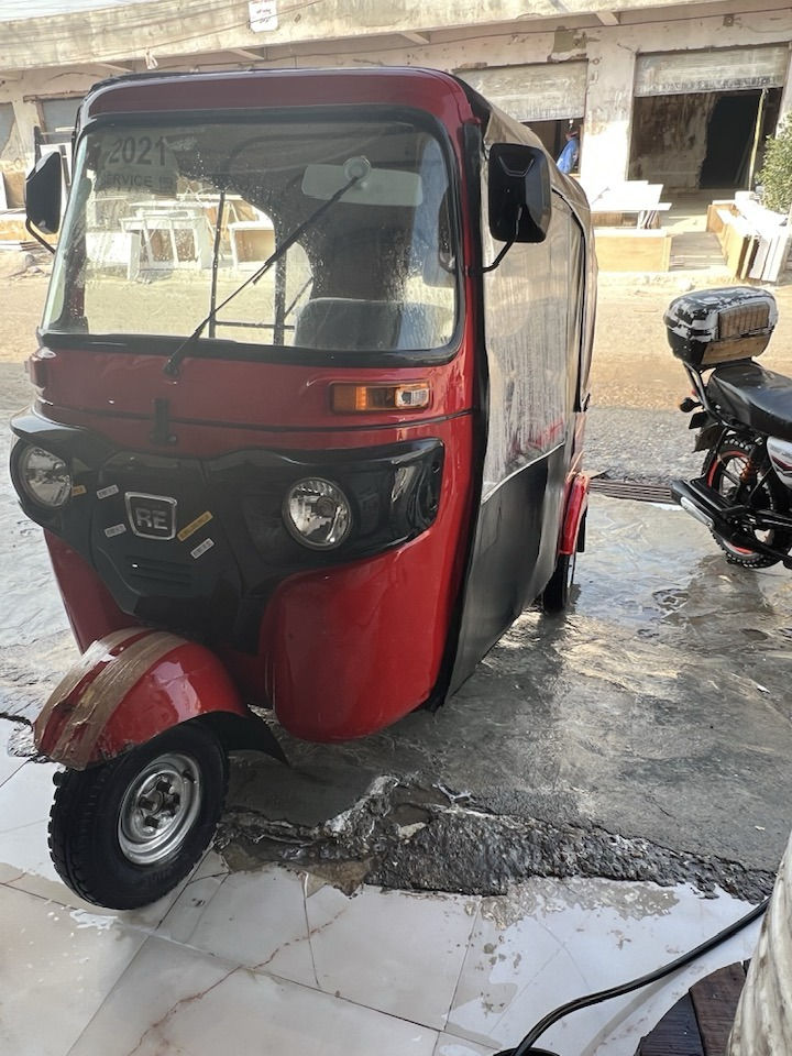 السعر 6700 وبيه مجال ***********  ناصريه مركز اريدو 
رجا الي مو شراي لا يخابرني 
كل التفاصيل بل مقطع الفيديوا 
لا تكلي مكلتلي
