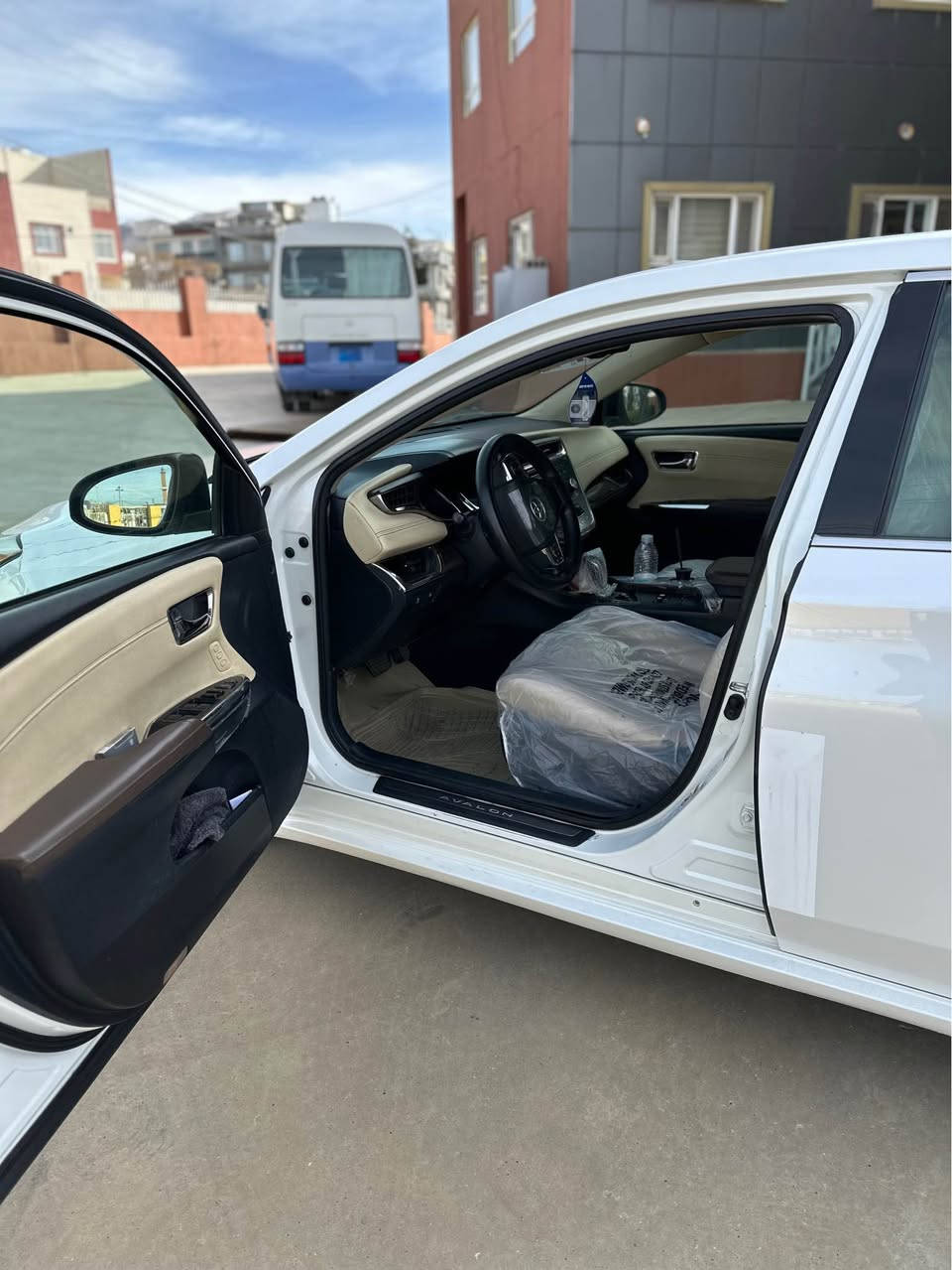 تويتا ئةفةلون ٢٠١٣ ليميتدخليجي
بةسمة سلايد 
كوشن جلد كوشن ساردو گةرم
گير سبورت سةر سوكان
گيرو مةكينةي نةكراوةتةوة بةشةرت
دو بارجةو دوپةلة كارتي هةية 
سةنةويو زينگةي تازةية بةناوي خومةوةية
سعر ١٦٨ گةلا *********** السليمانية, العراق
