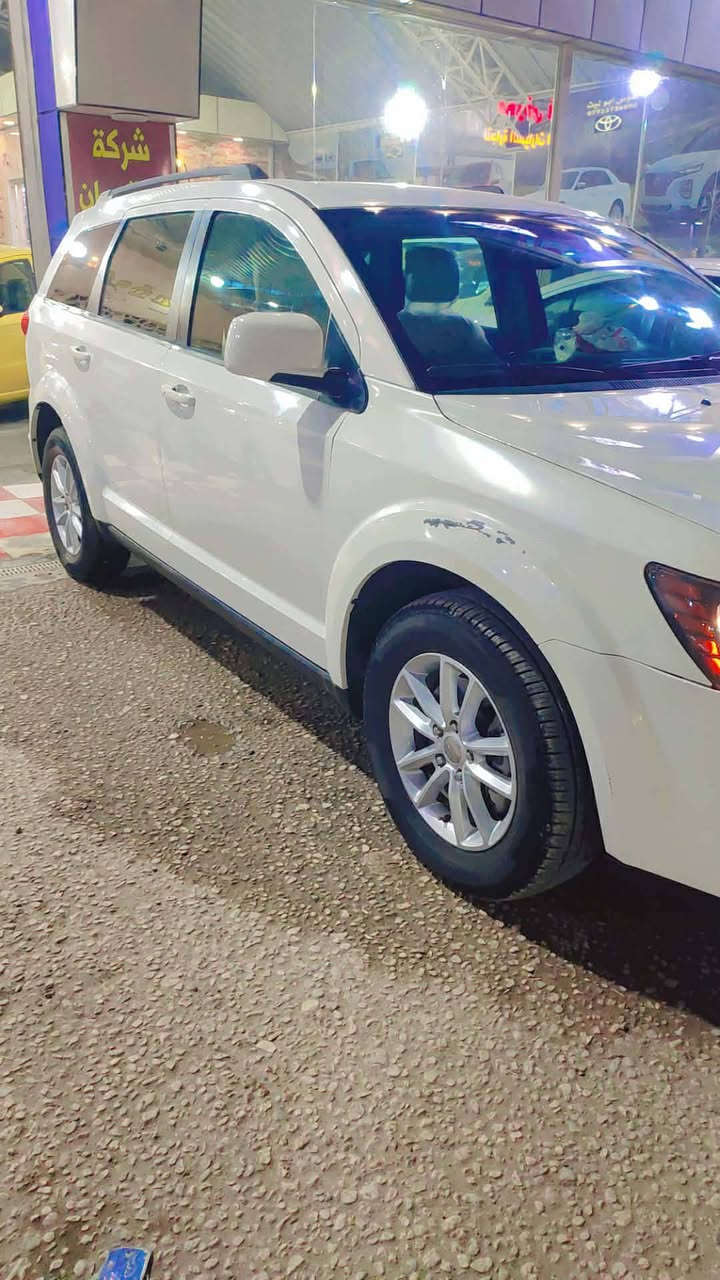 السلام عليكم
دوج جورني موديل ٢٠١٧ 
السيارة جديدة بمعنى الكلمة 
كير مكينة تبريد تخم تاير 
كلة جديد بية جاملغ امامي 
بدون ايرباك السيارة 
السعر ١٦٠ وبية مجال 
عنواني بابل 
*********** اتصل وتدلل
