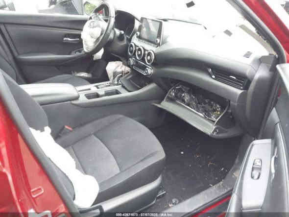 نيسان سنترا موديل ٢٤ موعود وصولها 12/11 سيارة مدفوع نقل بدون كرمك وضريبه حادثه بالصور السعر واصله لميناء ام قصر ١١٠ وبيها مجال قليل الاتصال على الرقم ***********
