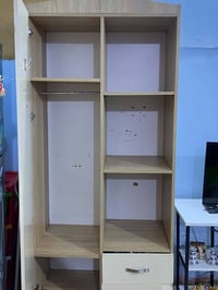 كاونتر • نضيف • باب يحتاج درماديه