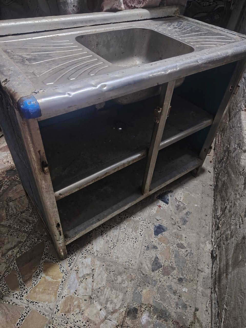 كاونتر ٣قطع غساله دراجه طباخ كلهن سعرهن 150 الف ***********
