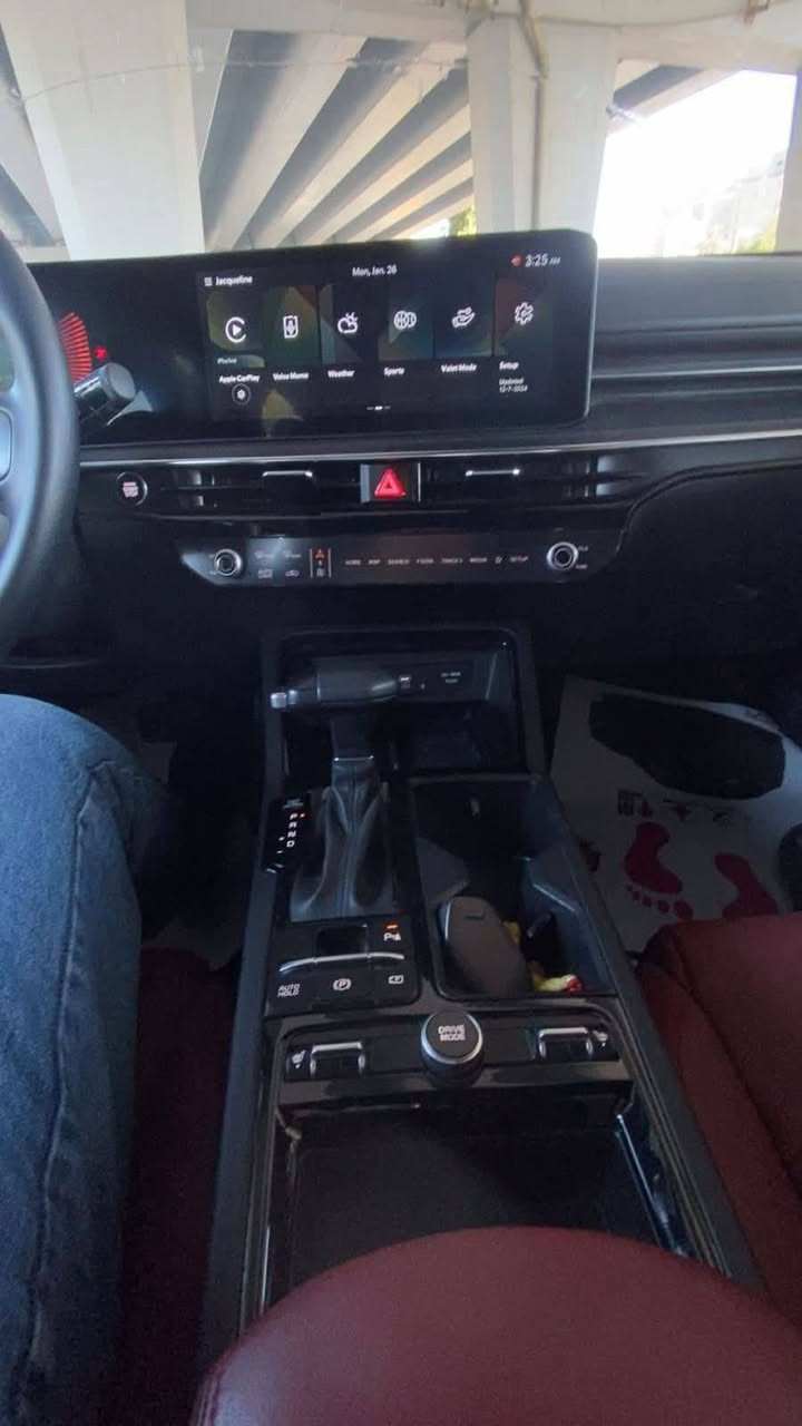 السلام عليكم
للبيع كيا K5 وارد امريكي موديل 2025
ماشيه 10190mi حادث جاملغ خلفي وبنيد جاملغ امامي بدون شواصي ولا لغود جاهزه ومابيها اي نقص 
السياره فول مواصفات 
داخل احمر 
وبصمه 
رادارات 
مكينه 2500
صور 
الحادث موجوده ويه الصور السعر المطلوب 100 وبيها مجال لشراي 
علي ***********
***********
