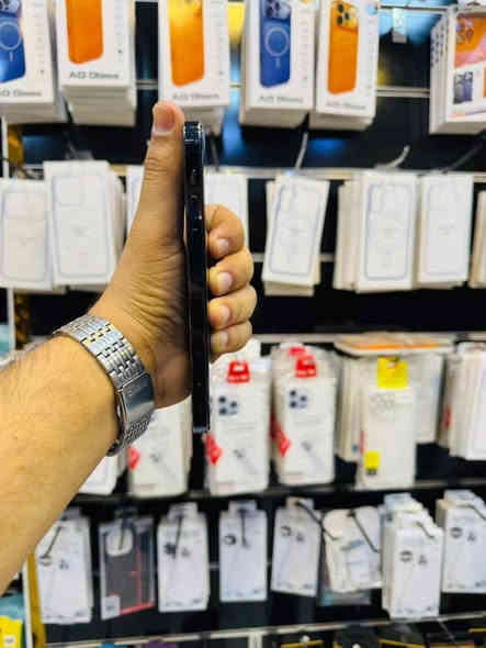 السلام عليكم 

iPhone. 12. pro. فقط
الذاكره:-512❤️‍🔥
البطاريه:-100‎%‎ اصليه.🔋
فيس ايدي شغال✨
نموذجM شرق اوسط🤍
الجهاز كوله شغال مابي اي خلل مبدل شاشه اصليه 3 خيارات فقطط
العنوان:- بغداد زيونه 🌷
الاتصال:-***********
السعر:- 280 قفل 💎
