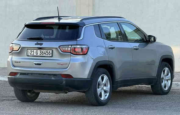 السلام عليكم
جيب كومباس 2020 رقم سليمانية  تحويل مضمون حادثهه مرفق مع الصور قبق صندوك 

المواصفات : فور ويل / بصمة / شاشة كبيرة / قطعتين تبريد / كامرة دوارة / هندبريك دكمة / مانع انزلاق / تحكم ستيرن / كروس سرعة / محرك 2400 / اطفاء ذاتي 

مكاني الكاظمية 

للتواصل والاستفسار : ***********
