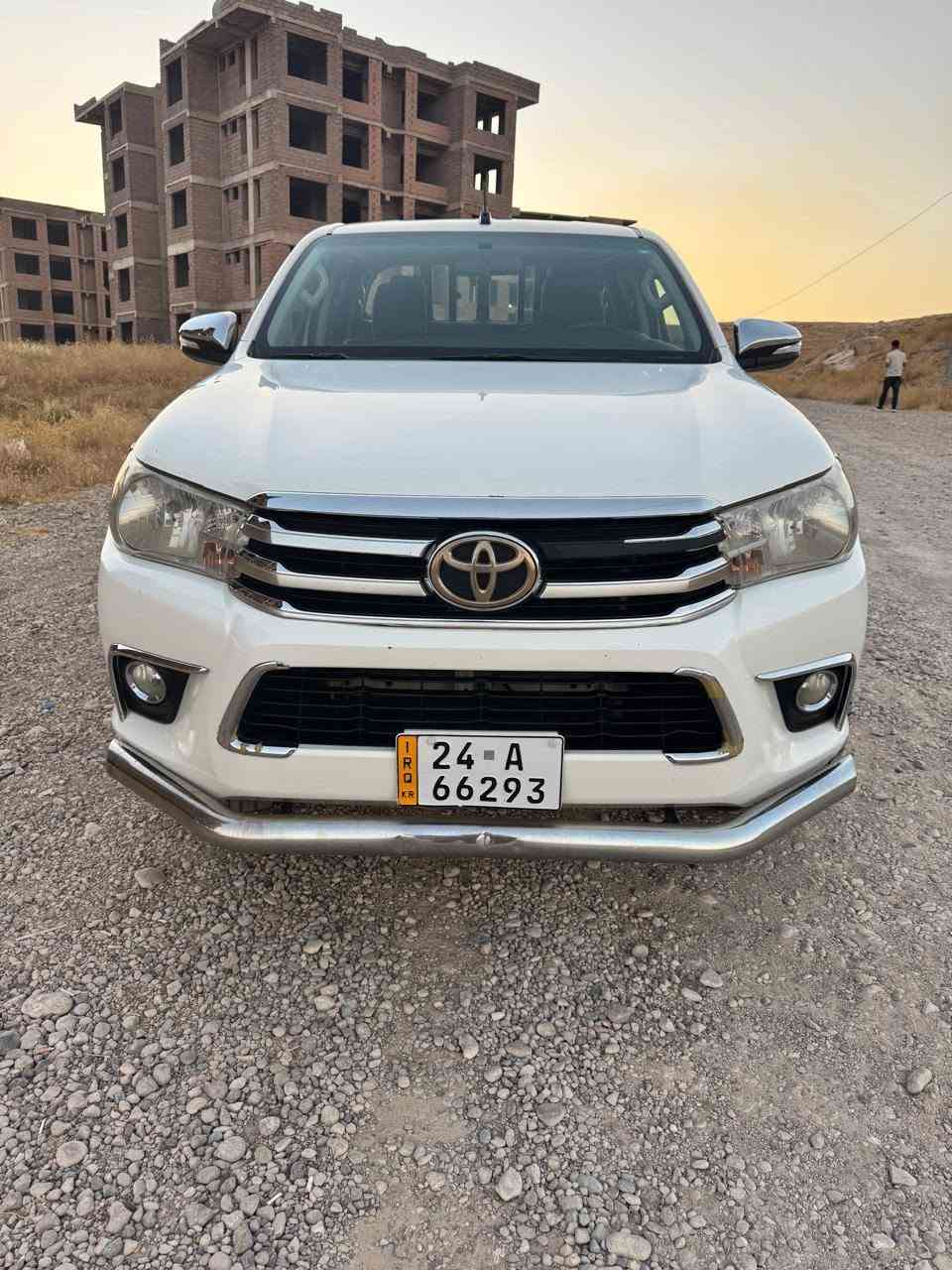تويوتا هايلوكس (مرزي)
موديل 2016
سيد نهرو

كلين تايتل كفاله عامه
 لا رصعه لا تعديل سياره وضع شركه 

أرقام سنويه هزا جديده  2030
كير محرك شرط
محرك ما مفتوح
كير عادي
 
سياره من ٢٠١٦ بيد شخص واحد لحد هسه (استخدام شخصي)

عنوان قضاء الشيخان
السعر 213 بيها مجال
***********
