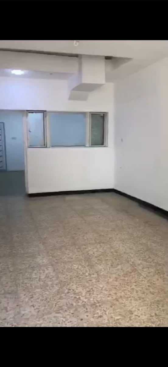 بيت للبيع مساحه 80 
م يحتوي على طابق الاول كراج سياره ومطبخ وغرفة نوم  طابق ثاني يحتوي على سطح غرفه نوم ومطبخ وسطح ثاني 
للاستفسار:

***********
