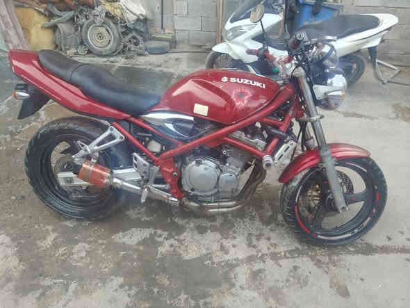 سلام عليكم سوزوكي باندة عل كفالة الدراجة للبيع كامله مكملة نكرة الدراجة بلادية كهربائيّ كل شغال مانقصهة ايشي كبل علك مكاني بغداد الشعلة للبيع اب 850وبيهة مجال قليل شراي اتصل ***********
