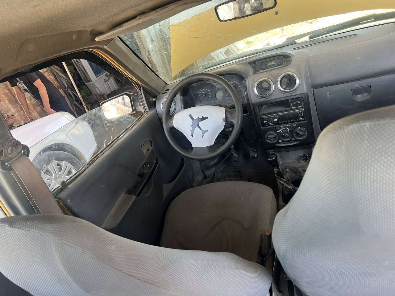 سايبا ١١ بغداد نكليزي تحويل مباشر
مكينه مجفته قبل كم يوم
كير مكينه حداديه تخم تاير جاهزه مصفره 
نقصها جاملغ  جهة السايق 
شواصي معمره وعكس السايق بي فطر 
كشرها كلش نضيف 
الهزه ما ساقطه
السعر ١٦ 
مكاني حله 
***********
