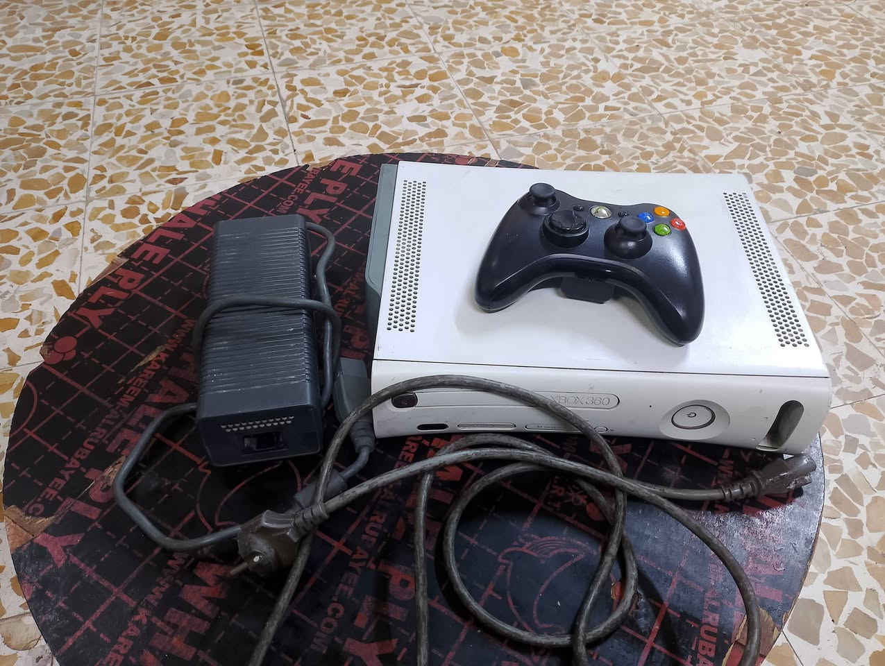 اكس بوكس 360 هارد خزن يده بلوتوث وحده للبيع سعر 75 وبي مجال موقع  موصل ايسر  حي عدن 
رقم اسيا *********** وبي واتساب

