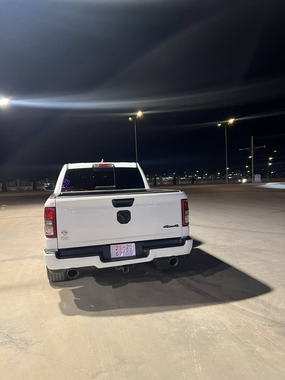 سلام و علیک
دوج رام بک هورن

مدیل 2023 

رقم کاتی 

مایشی 52 میل 

جاملج باب بیلادی مبدل 

جاملغ ورا جهت السایق کلیر امریکی ویا نوص باب بودی 

شاشە تیسلا 

کوشنات قوماش

کوشن هیتر ستیرن هیتر 

‏8سلندر 

***********
